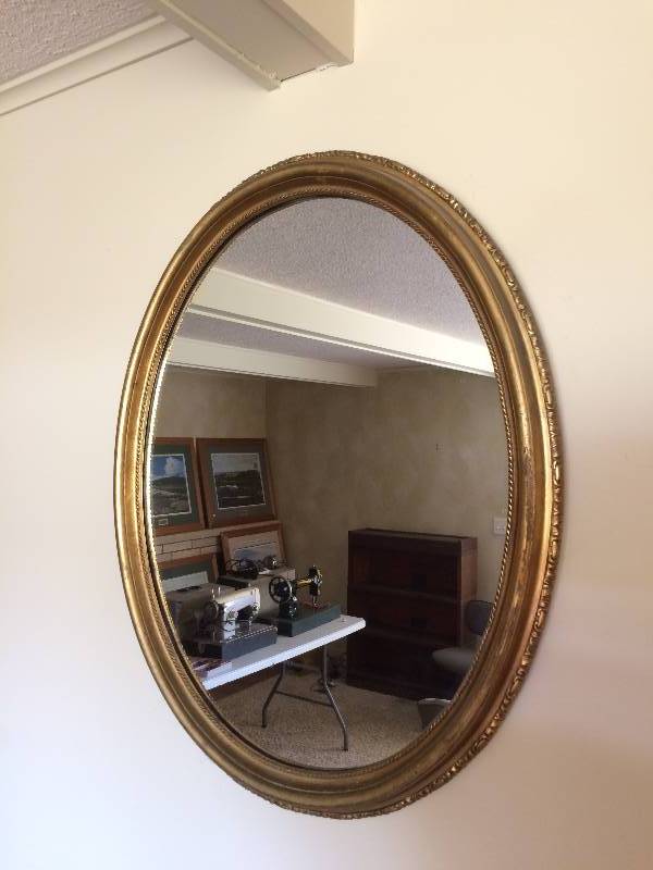 lot 54 image: Antique Gold Oval Mirror