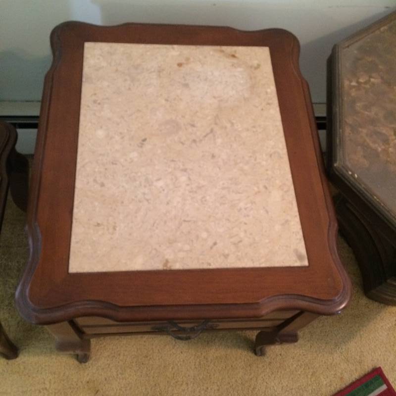 lot 69 image: Mid Century Mersman Faux Mable Tile Queen Anne Style Two Drawer End Table With Cabriole Legs - Very Nice Conditon 25 Length 21 Height  21 width