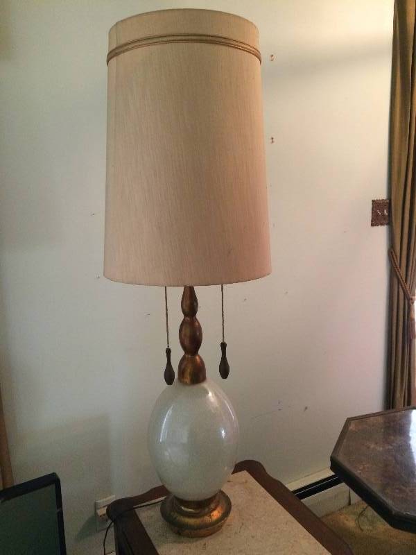 lot 76 image: WOW MCM EPIC & Stunning Murano For Marbro White Sparkly Glass &nbspDual Tassel Lights Table Lamp With Original Shade - Excellent Condition For Age 49Height Shade 24 Height