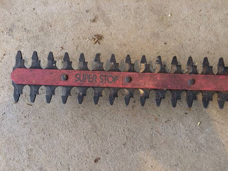 lot 130 image: Heavy Duty Weed Eater