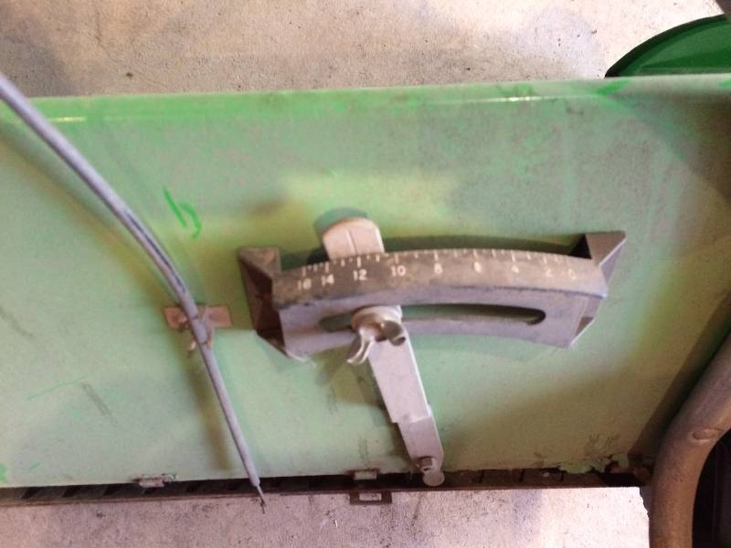 lot 133 image: Lawn Spreader
