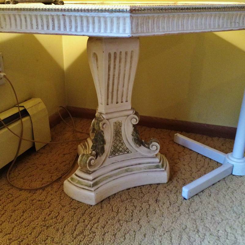 lot 4 image: MCM Hollywood Regency Gold Leaf Top With Roman Column Pedestal Large Side Table - Beautiful