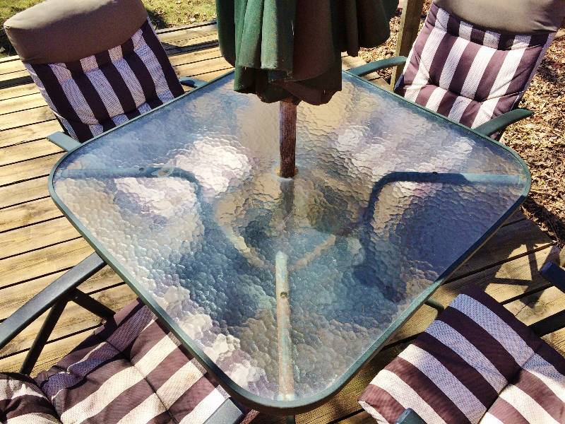 lot 35 image: Outdoor Patio Table Set - Square Glass Table Umbrella & 4 Folding Chairs