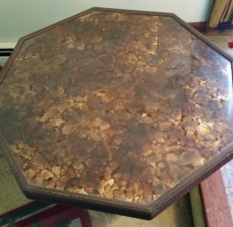 lot 70 image: MCM Hollywood Regency Gold Leaf Top With Roman Column Pedestal Large Side Table - Beautiful