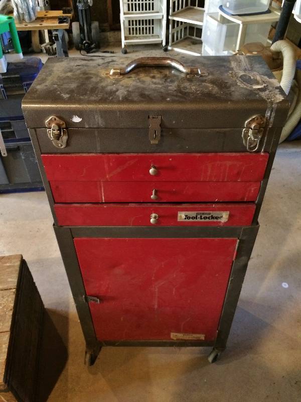 lot 119 image: Garage Tool Box - Needs Cleanup