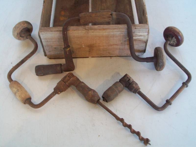 lot 8 image: Speed Drills & Wood Box