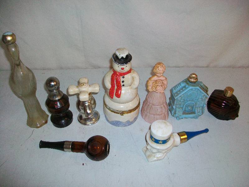 lot 30 image: Avon Collectibles