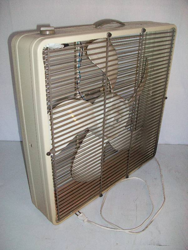 lot 41 image: Box Fans