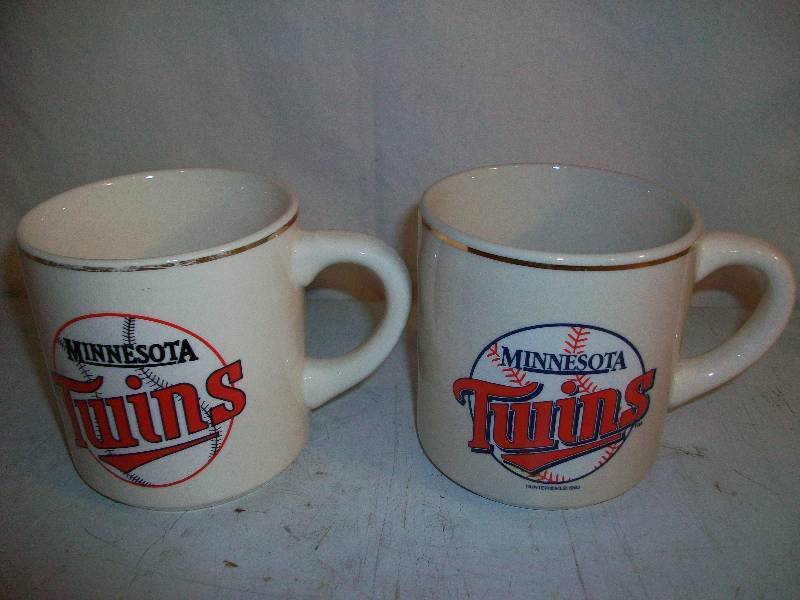 lot 52 image: Twins Cups & Mugs