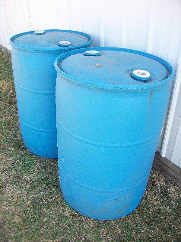 lot 91 image: 55 Gallon Plastic Barrels