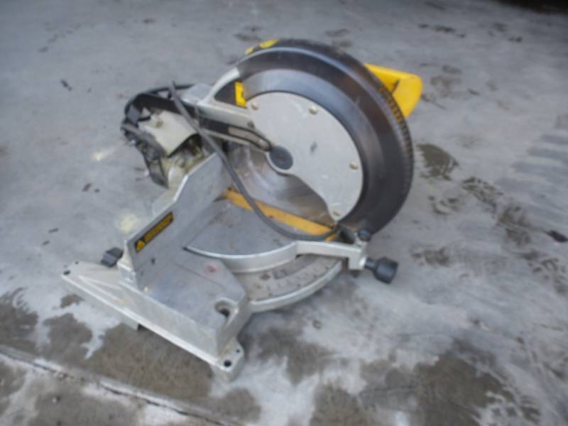 Dewalt Compound Miter Saw
