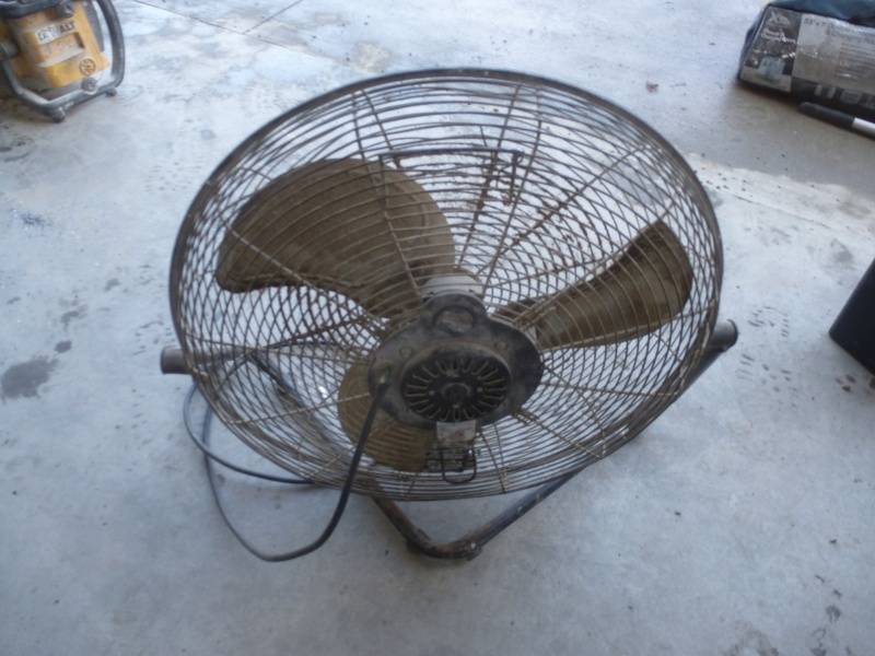 HDX Floor Fan