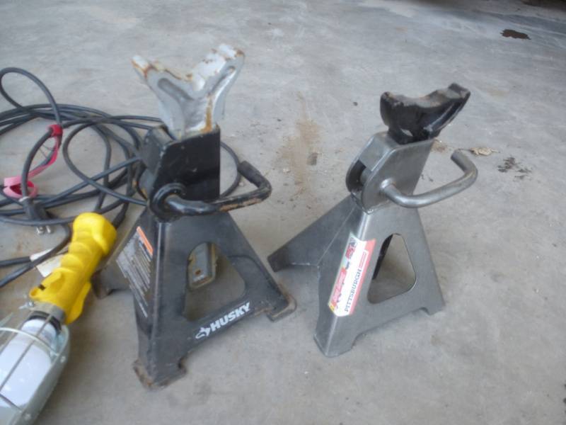 Jack Stand Set & Trouble Light