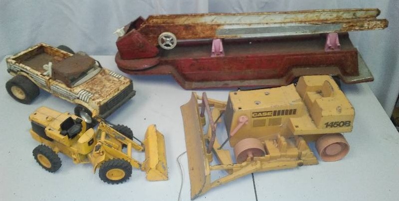 lot 8 image: Vintage Nylint and ERTL Variety (4) Metal
