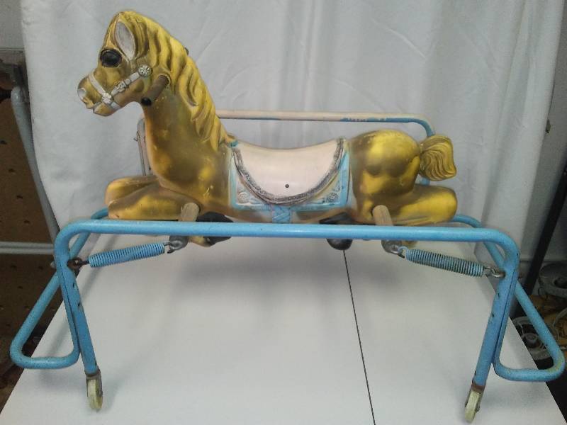 lot 11 image: Wonder Horse, Hobby Horse Great for Upscale Project