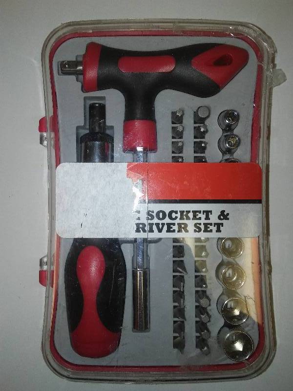 lot 84 image: Hyper Tough 43 pc. Socket Set and Screwdriver Sew, NEW
