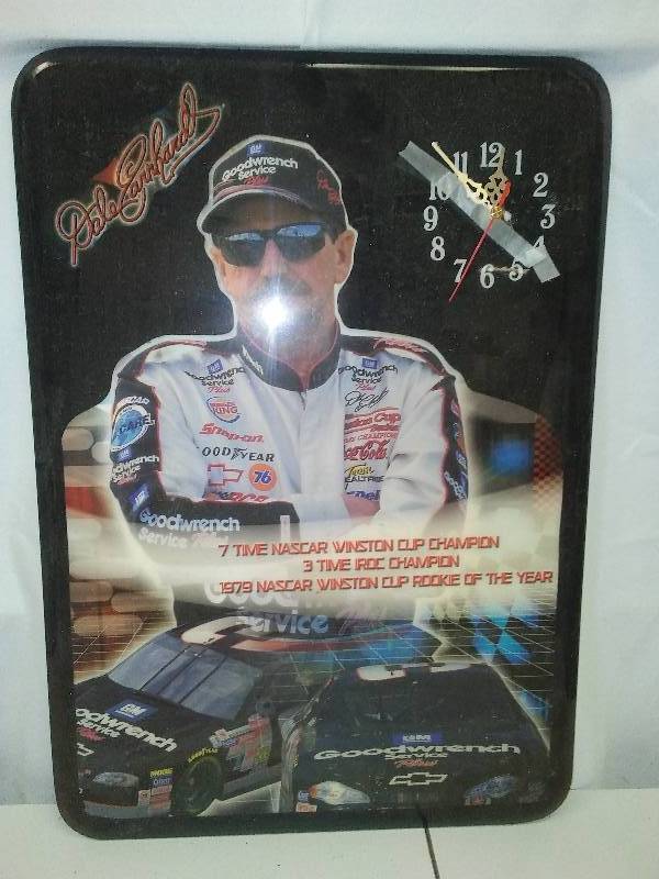 lot 101 image: Dale Earnhardt Poster Clock