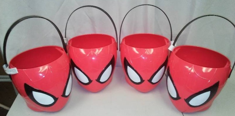 lot 107 image: Spiderman Plastic Storage Container (4)