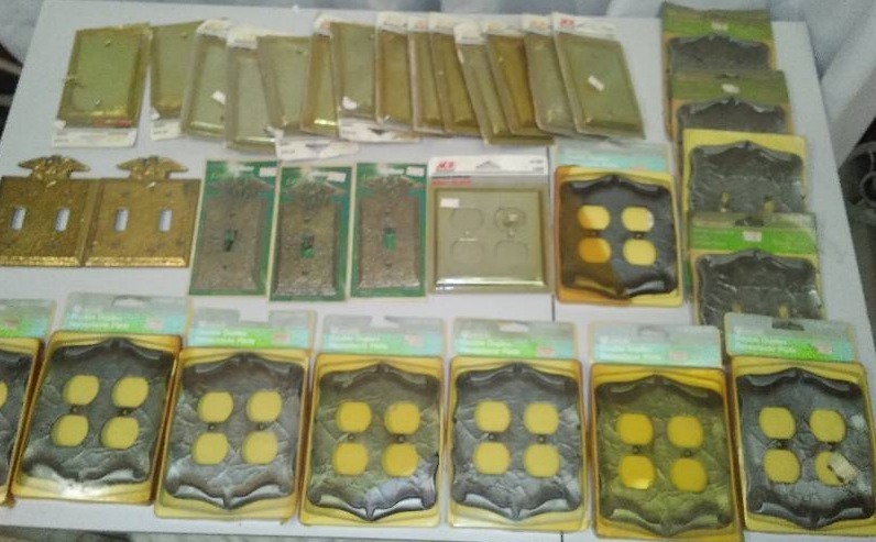 lot 121 image: Variety of Electrical Faceplates