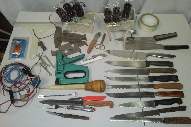 lot 128 image: Knives and Misc. Hardware