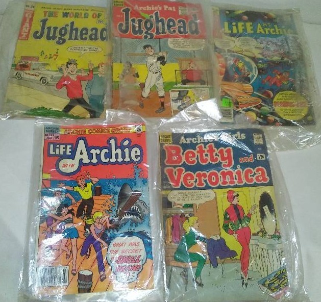 lot 139 image: 5 Comic Books, Jughead, Archie, Betty and Veronica, Schwinn Sting Ray Ad.