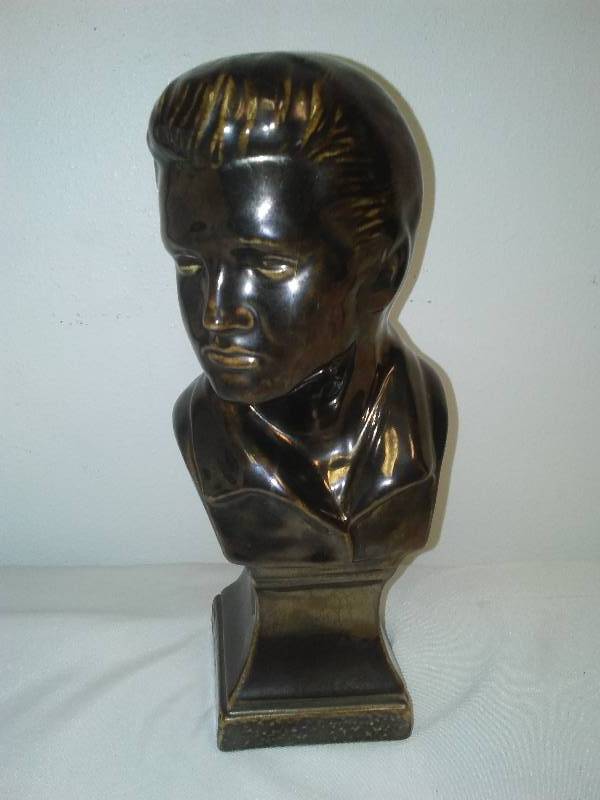 lot 144 image: ELVIS Bust 11 in. tall.
