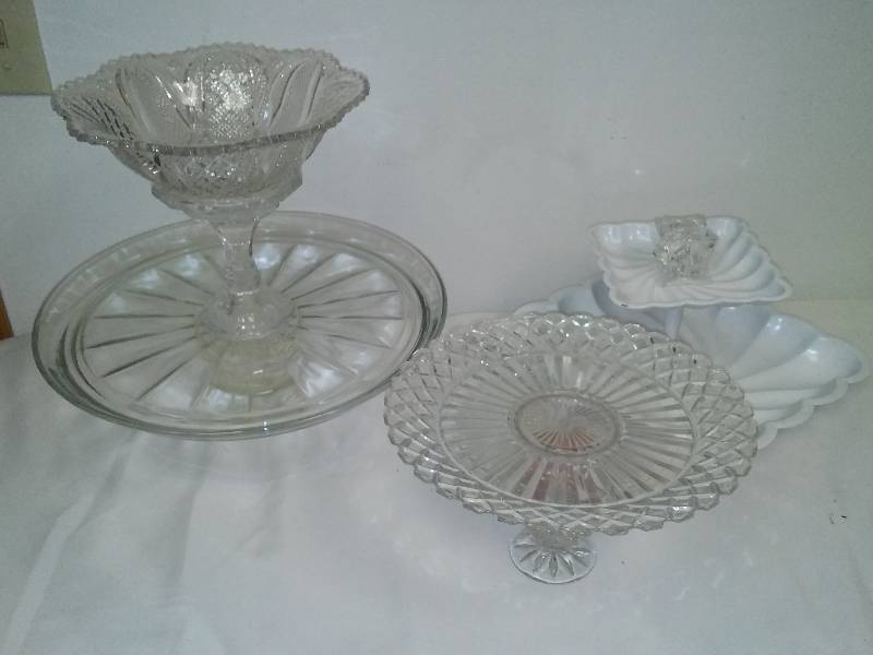 lot 148 image: Tiered Servers, (3) Perfect for Graduation, Wedding, Anniversary and more