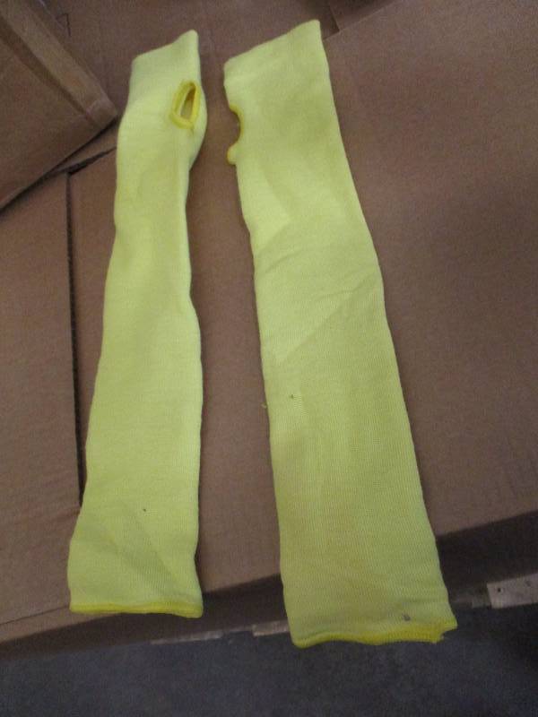 Cut resistant sleeves wthumb hole