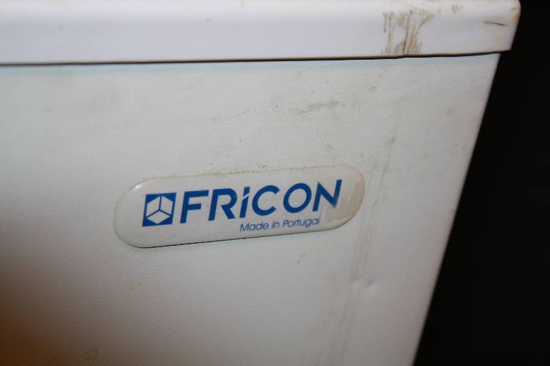 lot 10 image: Fricon, Mod #THG 6 S-GILF, commercial freezer, caster mounted, 115 volts, 4,6 amps, 41x26x, RunsFreezes
