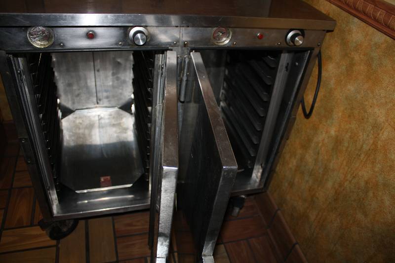 lot 37 image: WE Two Door Warming Box