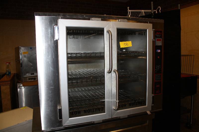 lot 38 image: Deluxe Commercial Oven Serial Number 705511 Model CR-2-3 120208240 Volts Ph-14 7260 Watts