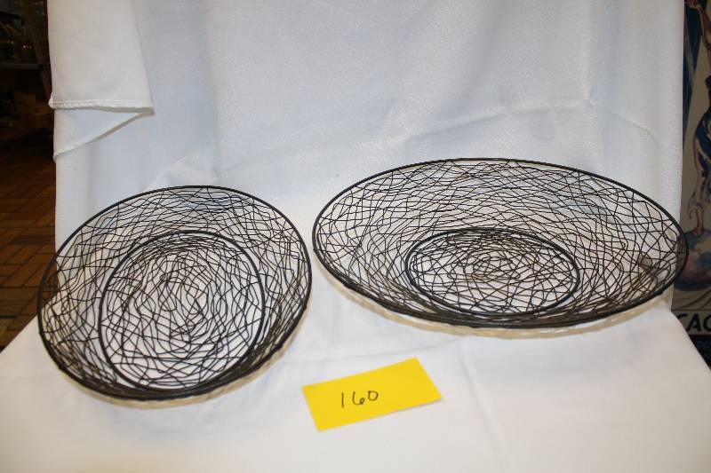 lot 160 image: Wire Baskets