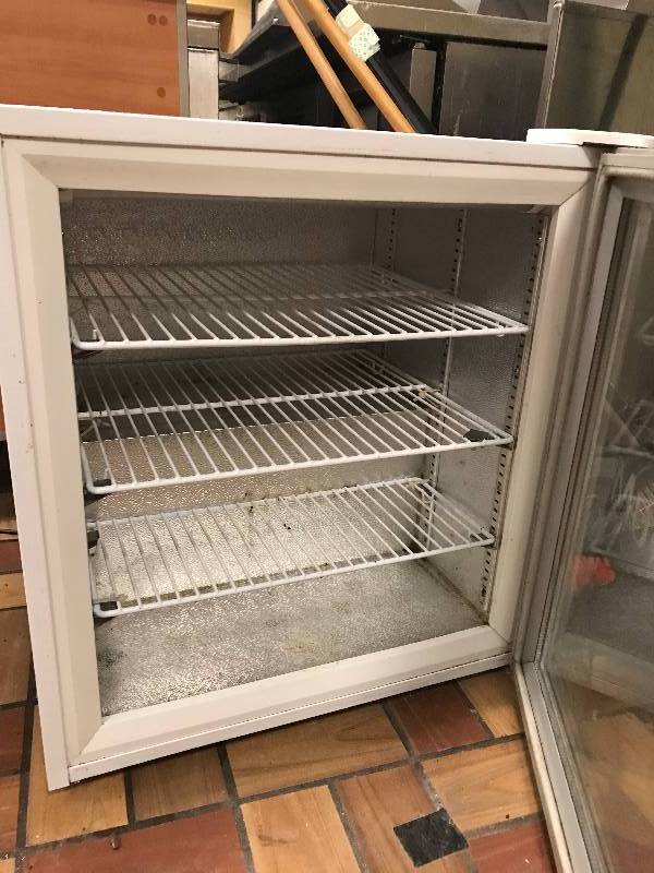 lot 24 image: Unilever Single Door Display Freezer, RunsFreezes