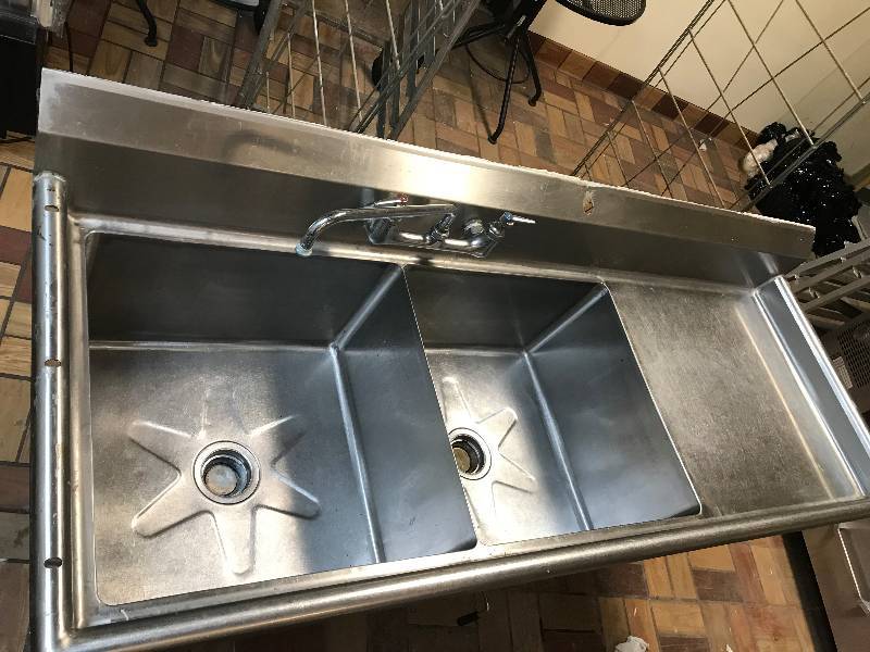 lot 69 image: Stainless Sink 2 Compartment