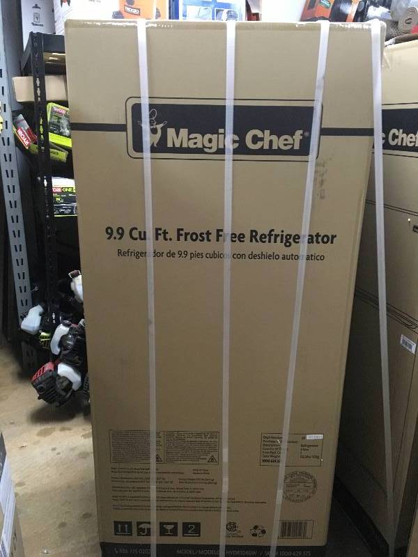 Magic Chef 9.9 cu. Ft. Top Freezer Refrigerator in White New