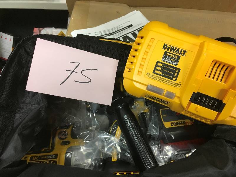 DeWalt FLEXVOLT 60-Volt and 20-Volt MAX Lithium-Ion Cordless Brushless Combo Kit (2-Tool) w2Ah and 6Ah Batteries  open box not used