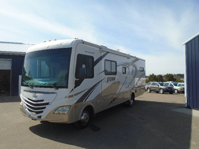 2011 31 ft Class A Fleetwood Storm