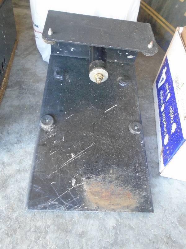 Chain Saw Mount