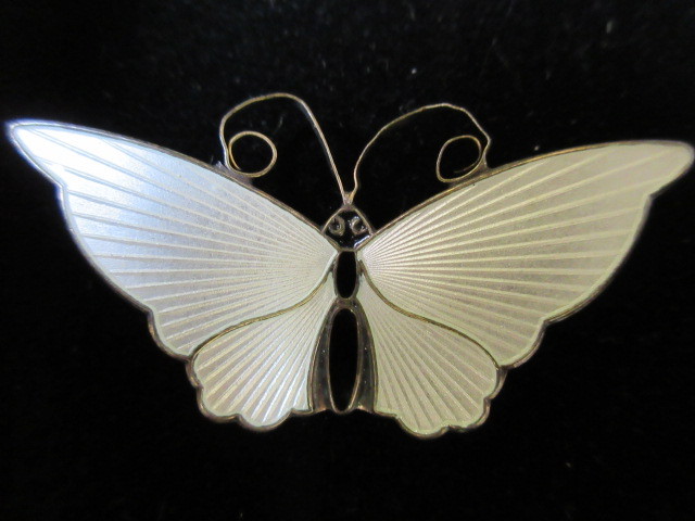 lot 313 image: SIGNED DAVID ANDERSEN NORWAY VINTAGE STERLING BUTTERFLY PIN