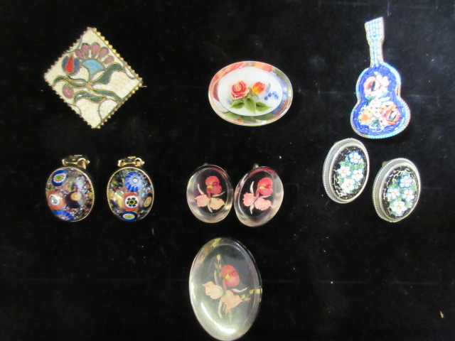 lot 328 image: MICROMOSAIC, MILLEFIORI & LUCITE JEWELRY