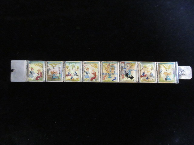 lot 332 image: VINTAGE SILVER SIGNED PERSIAN PANEL BRACELET