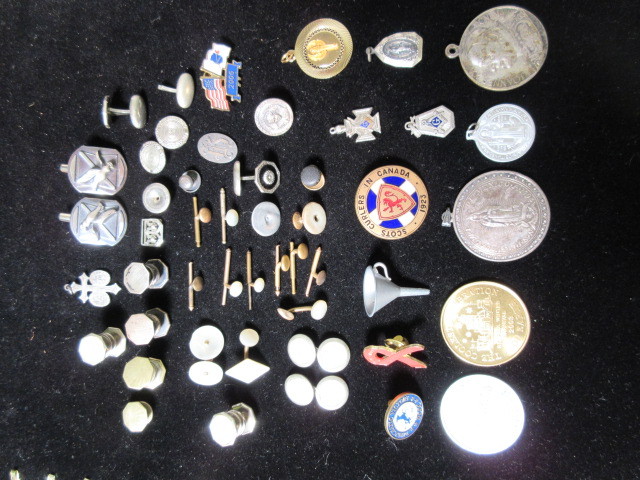 lot 358 image: MENS MASONIC, RELIGIOUS MISCELLANEOUS BITS AND PIECES