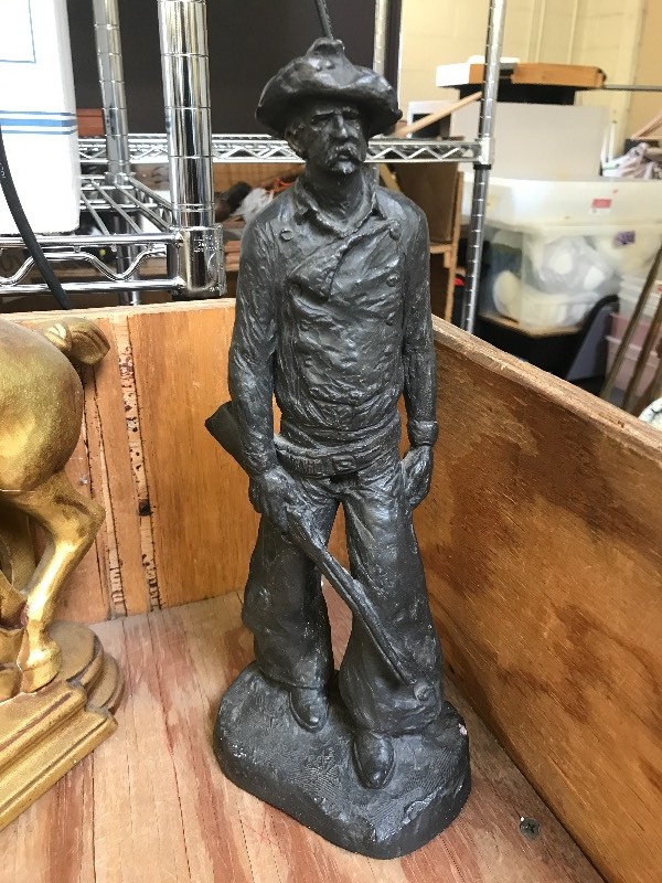 MISC. HOME DECOR STATUES