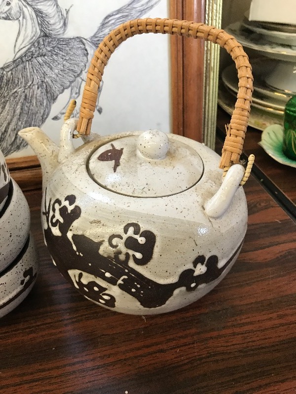 TEA SET AND VASE