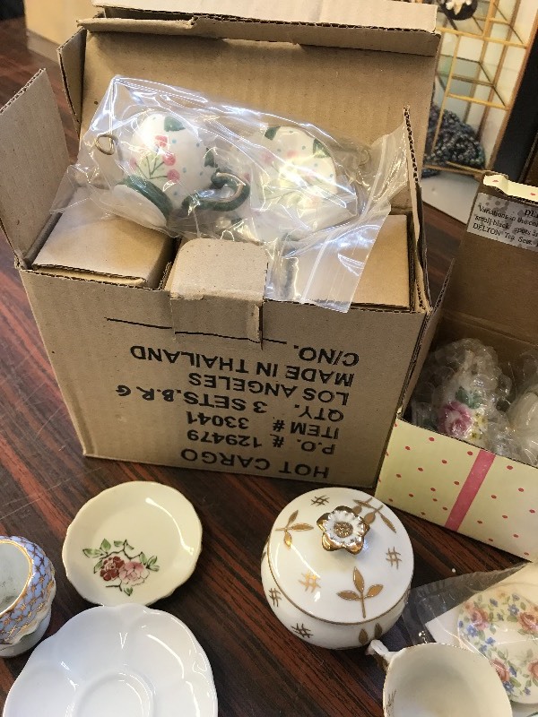 LOT OF MINI PORCELAIN TEA SETS AND OTHER