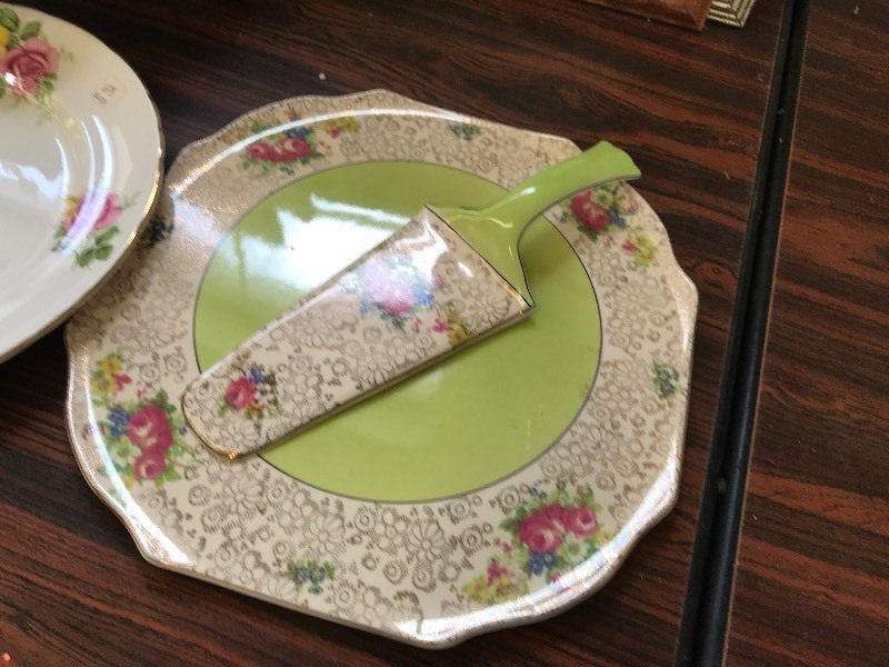 MISC. PORCELAIN SERVINGWARE