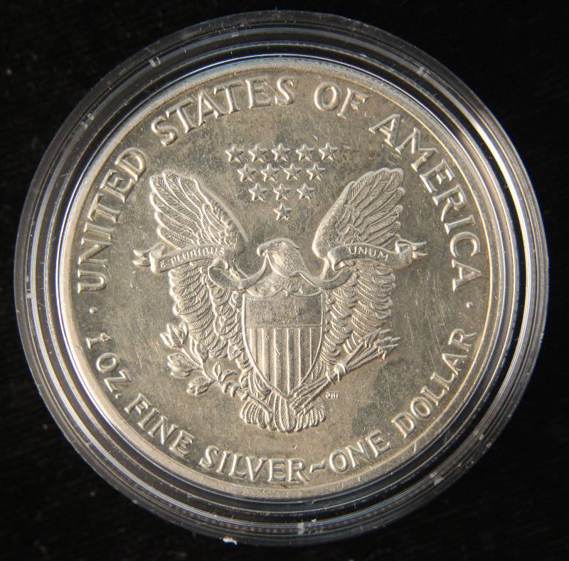 1989 AMERICAN SILVER EAGLE 1 TROY OZ. .999 FINE SILVER DOLLAR IN AIRTITE