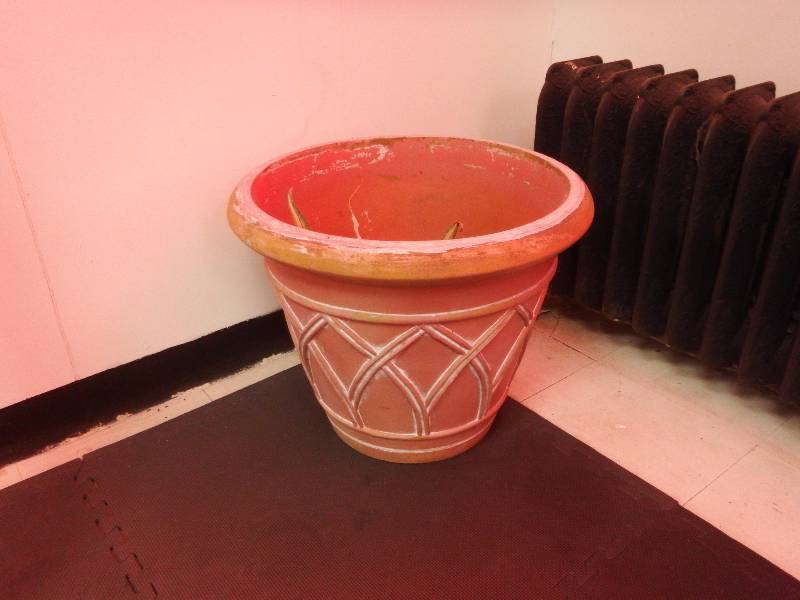 18 Diameter Flower Pot, 2 Plant Stands, and Lawn and Garden Items