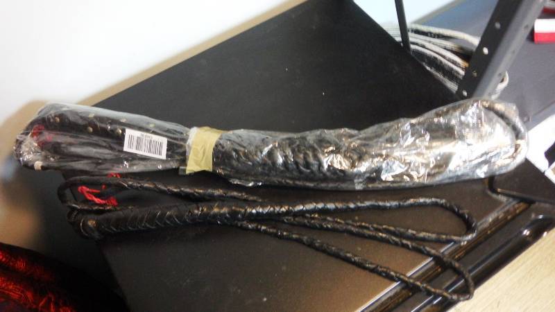 6 and 8 Leather Bull Whips