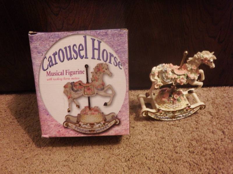 Multiple Knickknack Items